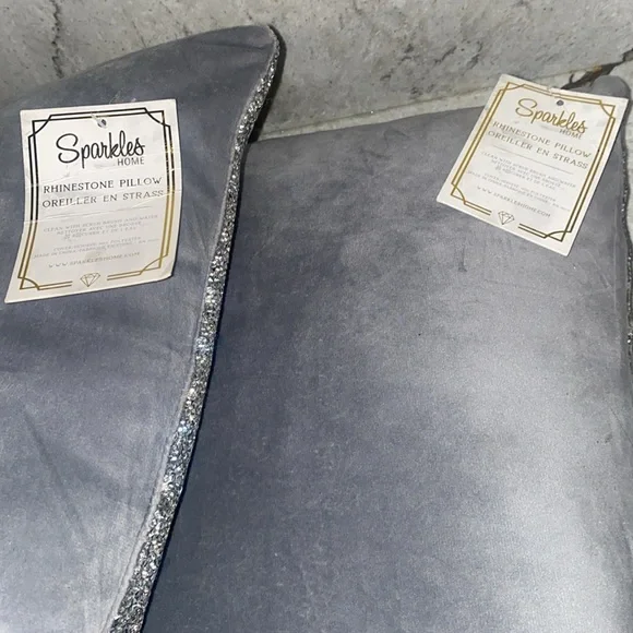 Two rinestone pillows - Picture 5 of 7